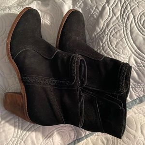 ROWEN black suede boots with wooden heel